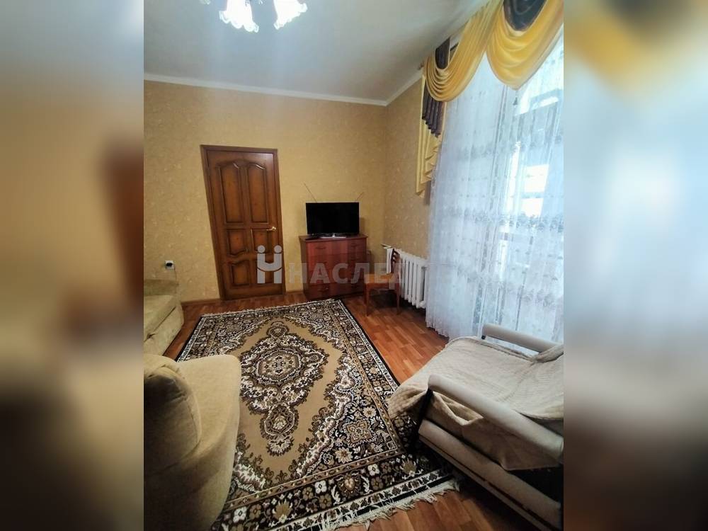 2-комнатная квартира, 54 м2 5/5 этаж, Центр, пр-кт. Карла Маркса - фото 1