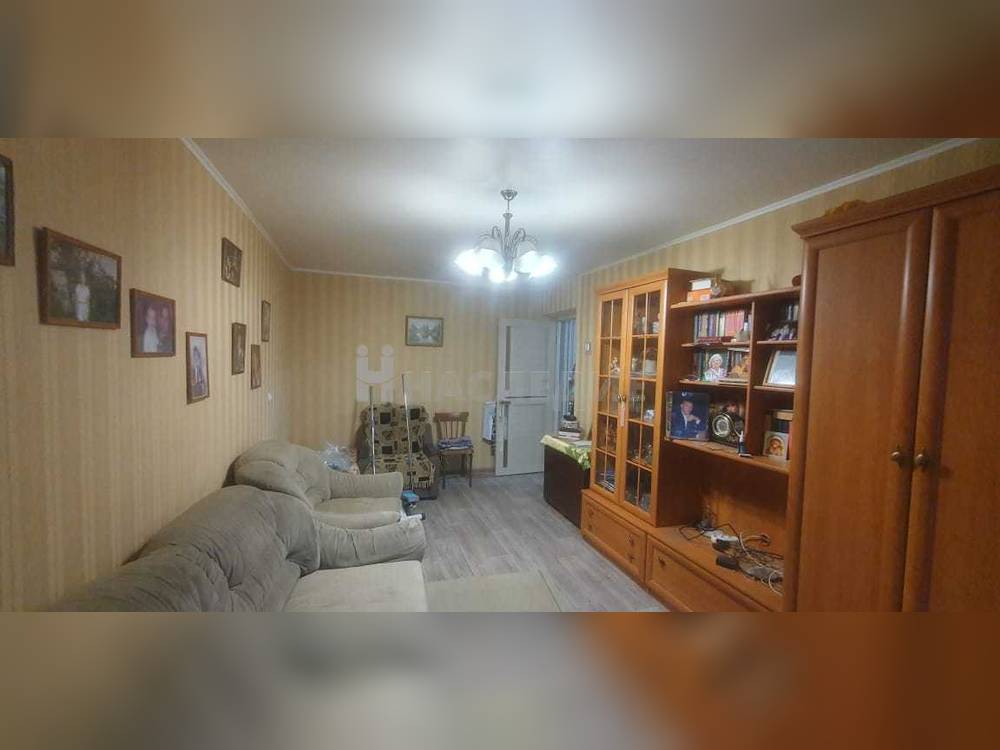 2-комнатная квартира, 45 м2 3/5 этаж, Микрорайон, ул. Красная - фото 1