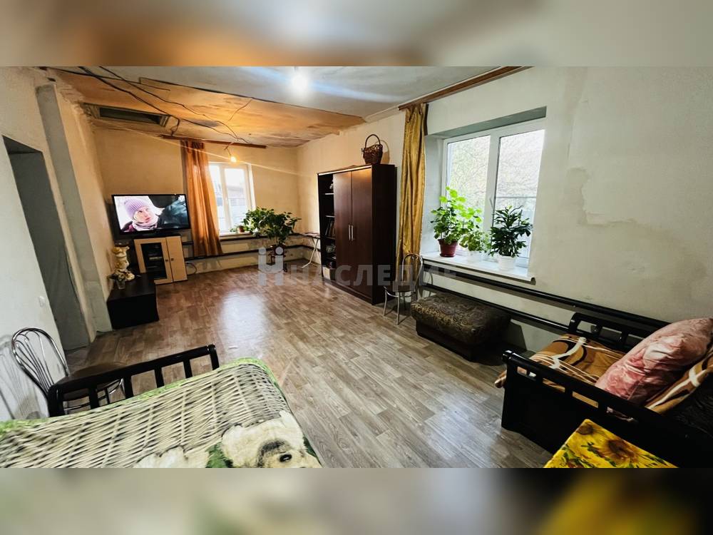 3-комнатная квартира, 73.6 м2 1/1 этаж, Шахтерский, ул. Серафимовича - фото 1