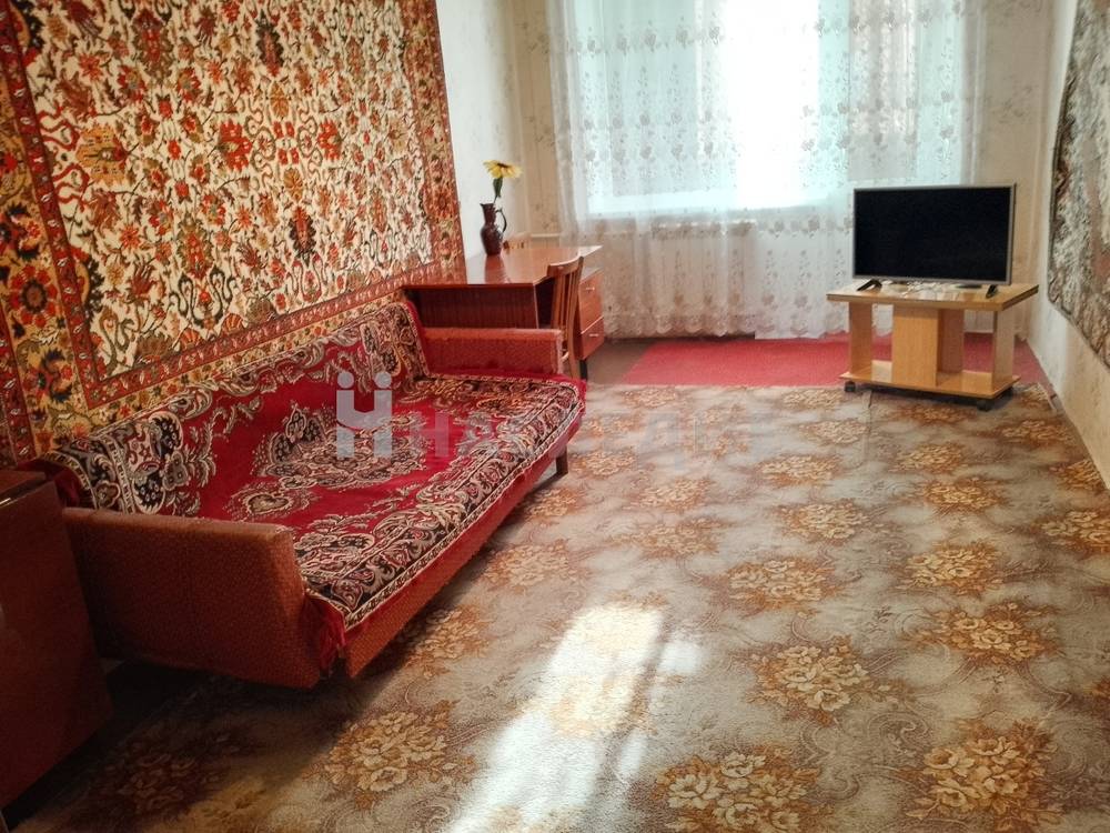 2-комнатная квартира, 44 м2 5/5 этаж, Центр, ул. Ворошилова - фото 1