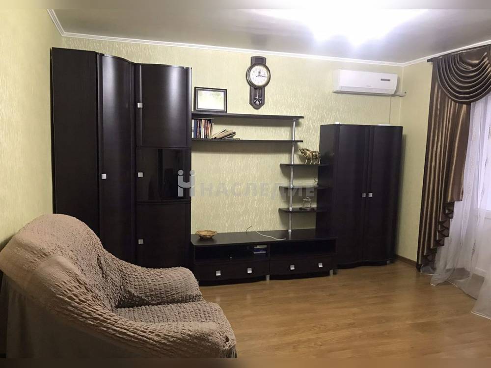 3-комнатная квартира, 63 м2 5/5 этаж, Микрорайон, ул. Красная - фото 1